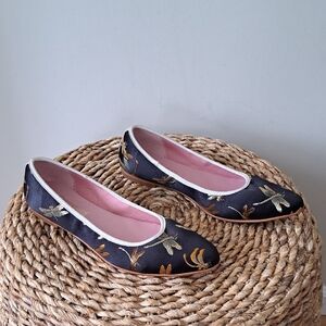 NWOT Geppetto's Womens Luxury Preppy Spanish Black Satin Dragonfly Flats 38/7.5